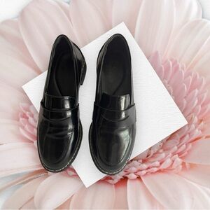 Black Loafers JF Women’s Danica Shiny contrast Stitch Sz6
